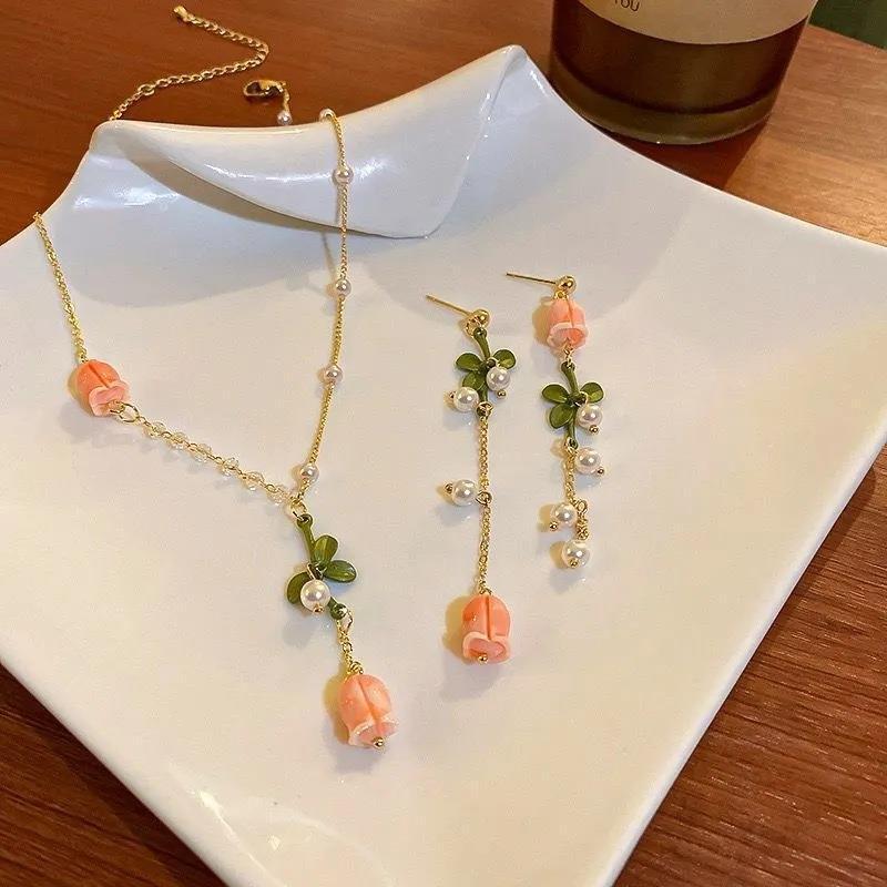 Flower Pearl Light Luxury Earrings